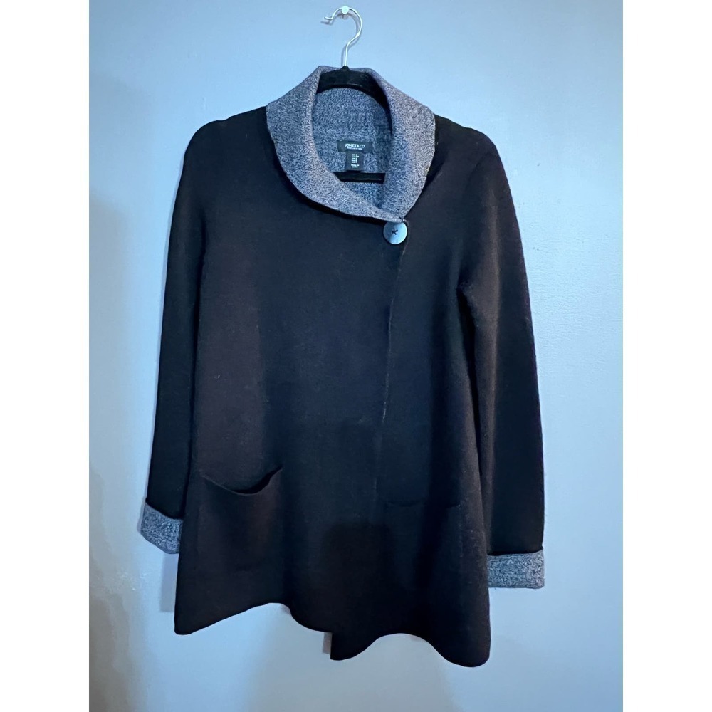 Jones & Co. Minimalist button cardigan S